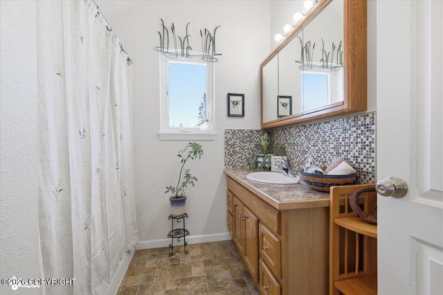 6920 W Beverly Lake Road, Wasilla, AK 99623