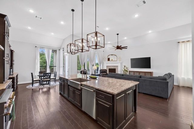 272 Egret LN, Austin, TX 78737