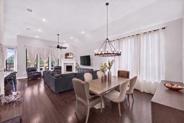 272 Egret LN, Austin, TX 78737