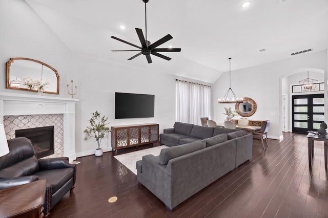 272 Egret LN, Austin, TX 78737