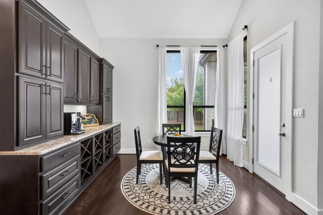 272 Egret LN, Austin, TX 78737