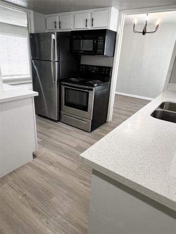 6200 W Tidwell Road 1901, Houston, TX 77092