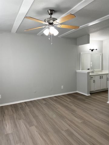 6200 W Tidwell Road 1901, Houston, TX 77092