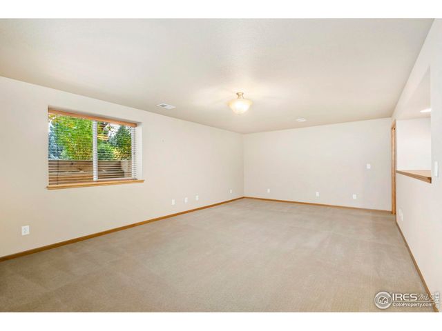 975 Norway Maple Dr, Loveland, CO 80538