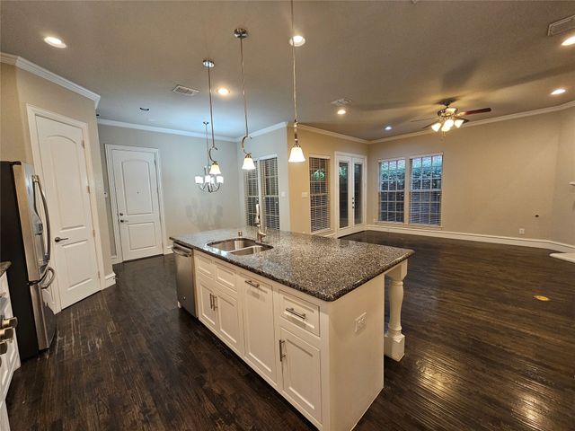 988 Shadyside Lane, Dallas, TX 75223