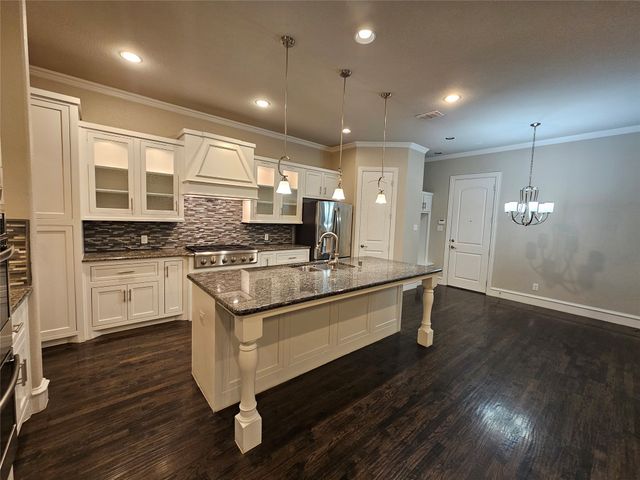 988 Shadyside Lane, Dallas, TX 75223