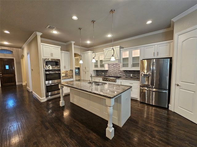 988 Shadyside Lane, Dallas, TX 75223