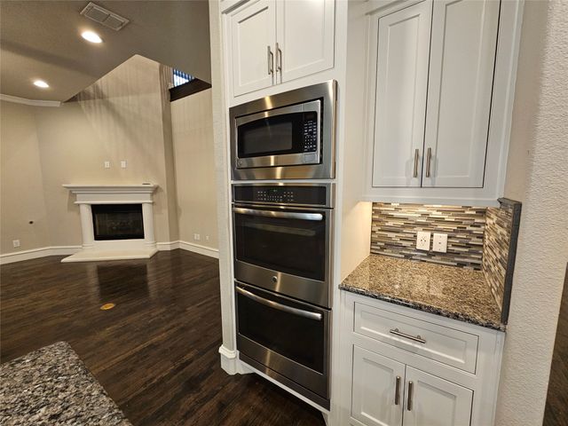 988 Shadyside Lane, Dallas, TX 75223