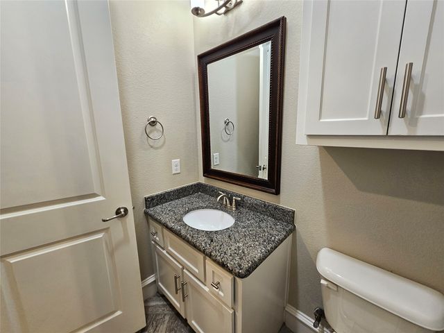 988 Shadyside Lane, Dallas, TX 75223