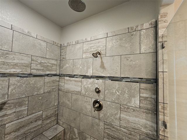 988 Shadyside Lane, Dallas, TX 75223