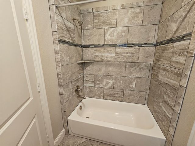 988 Shadyside Lane, Dallas, TX 75223
