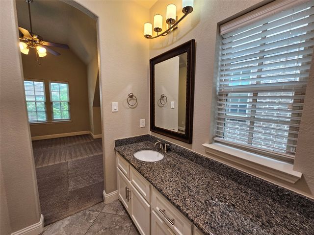 988 Shadyside Lane, Dallas, TX 75223