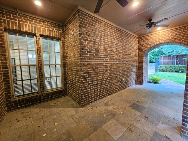 988 Shadyside Lane, Dallas, TX 75223