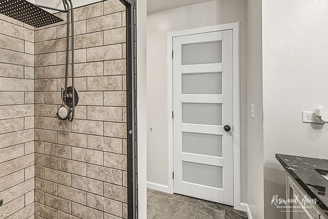 328 N Brookshore Drive, Shorewood, IL 60404