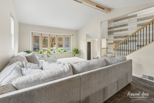 328 N Brookshore Drive, Shorewood, IL 60404