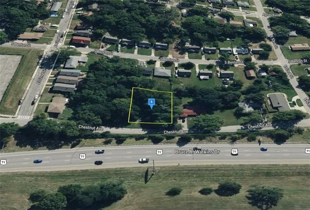 5221 Chestnut Avenue, Kansas City, MO 64130