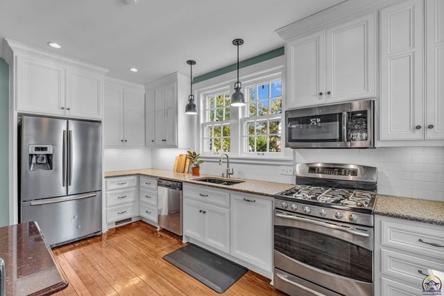 1610 SW Plass AVE, Topeka, KS 66604