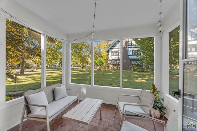 1610 SW Plass AVE, Topeka, KS 66604