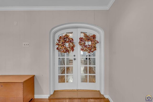 1610 SW Plass AVE, Topeka, KS 66604