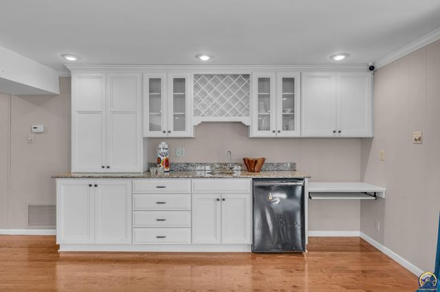 1610 SW Plass AVE, Topeka, KS 66604