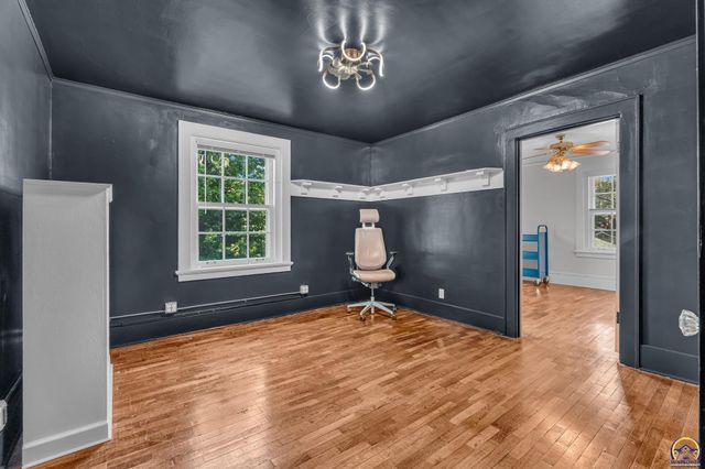 1610 SW Plass AVE, Topeka, KS 66604