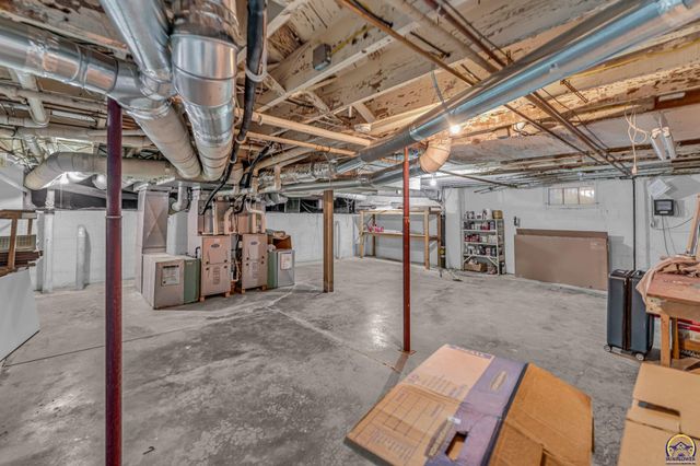 1610 SW Plass AVE, Topeka, KS 66604