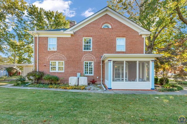 1610 SW Plass AVE, Topeka, KS 66604