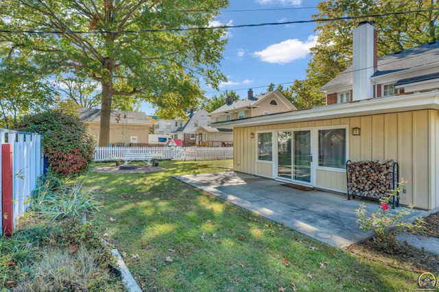 1610 SW Plass AVE, Topeka, KS 66604