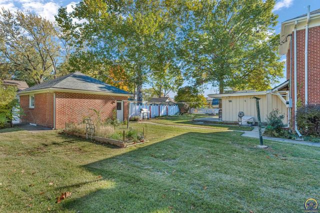 1610 SW Plass AVE, Topeka, KS 66604