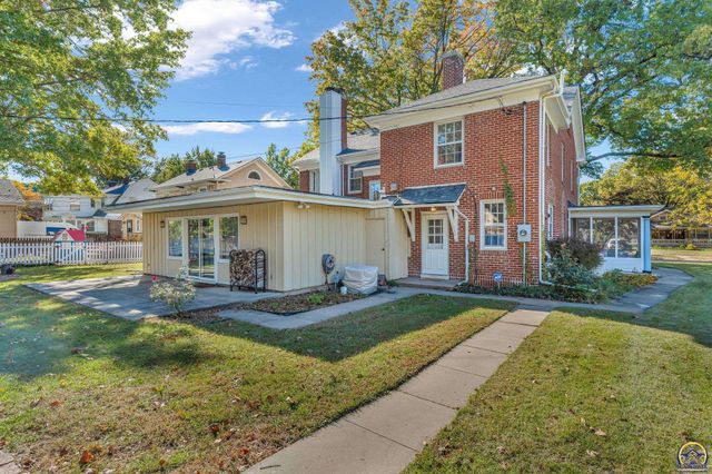 1610 SW Plass AVE, Topeka, KS 66604