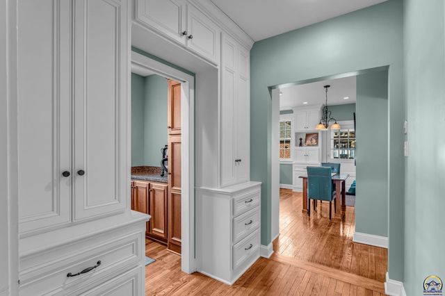 1610 SW Plass AVE, Topeka, KS 66604