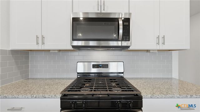 1708 Violeteared Way, Lockhart, TX 78644