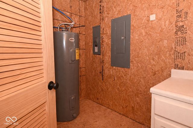 3575 N County Road 400 E, Danville, IN 46122