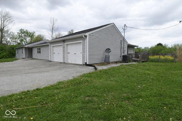 3575 N County Road 400 E, Danville, IN 46122