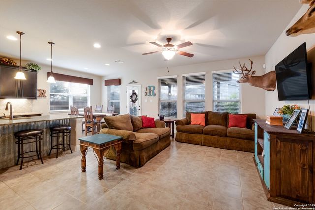 8217 Lovela Bend, San Antonio, TX 78254