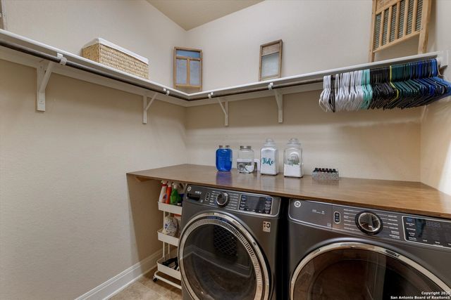 8217 Lovela Bend, San Antonio, TX 78254