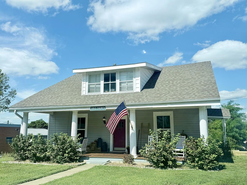 305 E Church Street, Ozark, MO 65721