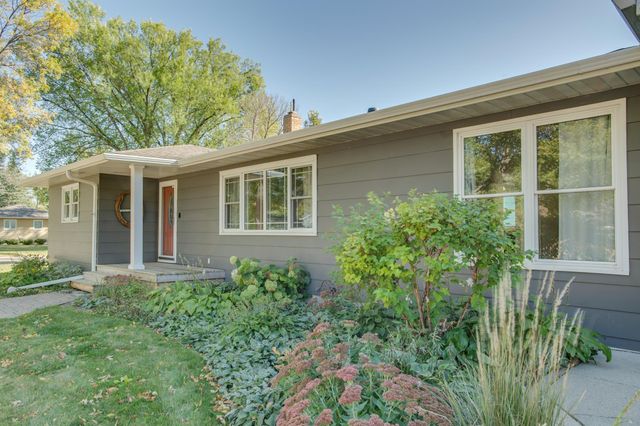 1415 16th Avenue S, Moorhead, MN 56560