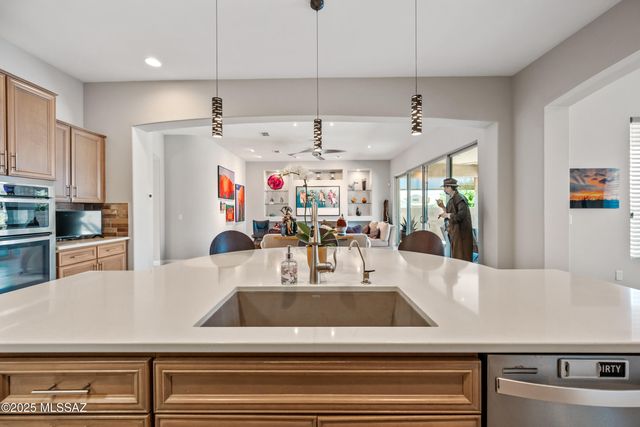 13945 N Bright Angel Trail, Marana, AZ 85658