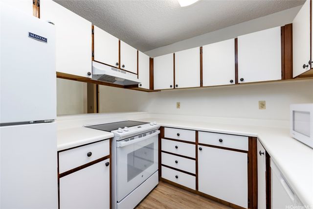 1015 Aoloa Place 210, Kailua, HI 96734