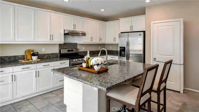 13846 Farmhouse, Chino, CA 91710