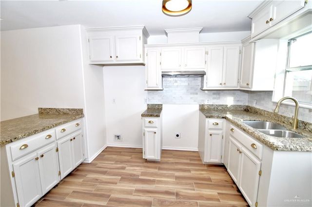 2217 Linsay Avenue, Weslaco, TX 78596