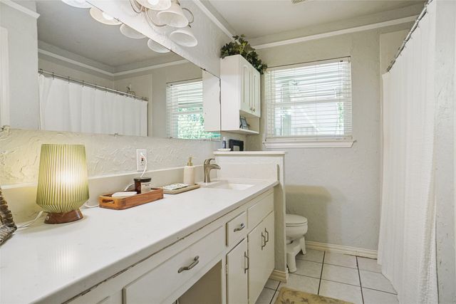 5428 Sabelle Lane, Haltom City, TX 76117