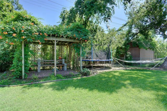 5428 Sabelle Lane, Haltom City, TX 76117