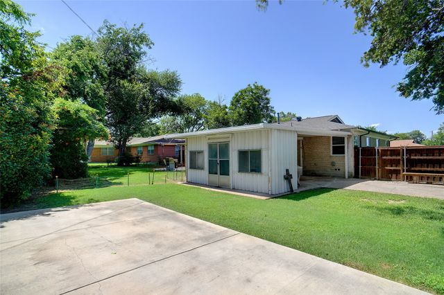 5428 Sabelle Lane, Haltom City, TX 76117