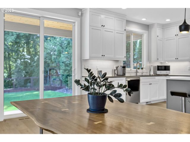 9228 Sw 50TH Ave, Portland, OR 97219