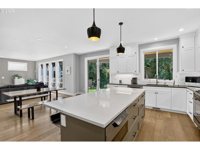 9228 Sw 50TH Ave, Portland, OR 97219