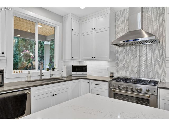 9228 Sw 50TH Ave, Portland, OR 97219