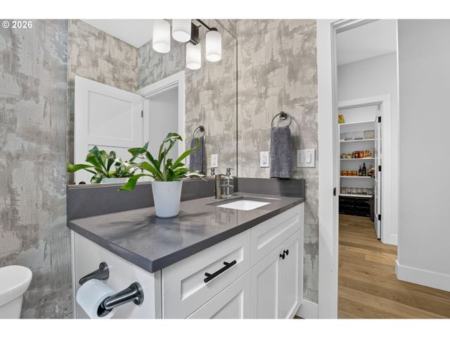 9228 Sw 50TH Ave, Portland, OR 97219