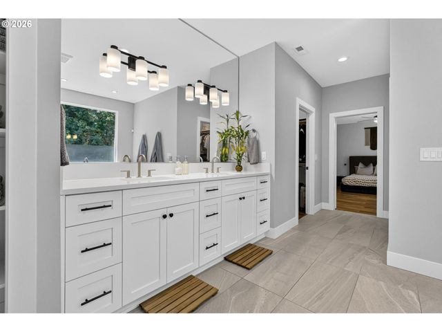 9228 Sw 50TH Ave, Portland, OR 97219